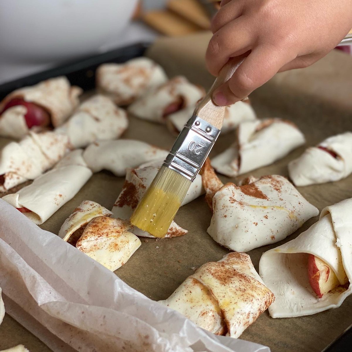 alexandragoliva's tweet photo. Learning German in the Early Years at @ISZL by making APFELMUS & APFEL-GIPFELI has invited all the senses! Kicking off the Herbst season in full swing! #languageplay #Switzerland #ISZL #pypchat https://t.co/TGCwc2fqxV