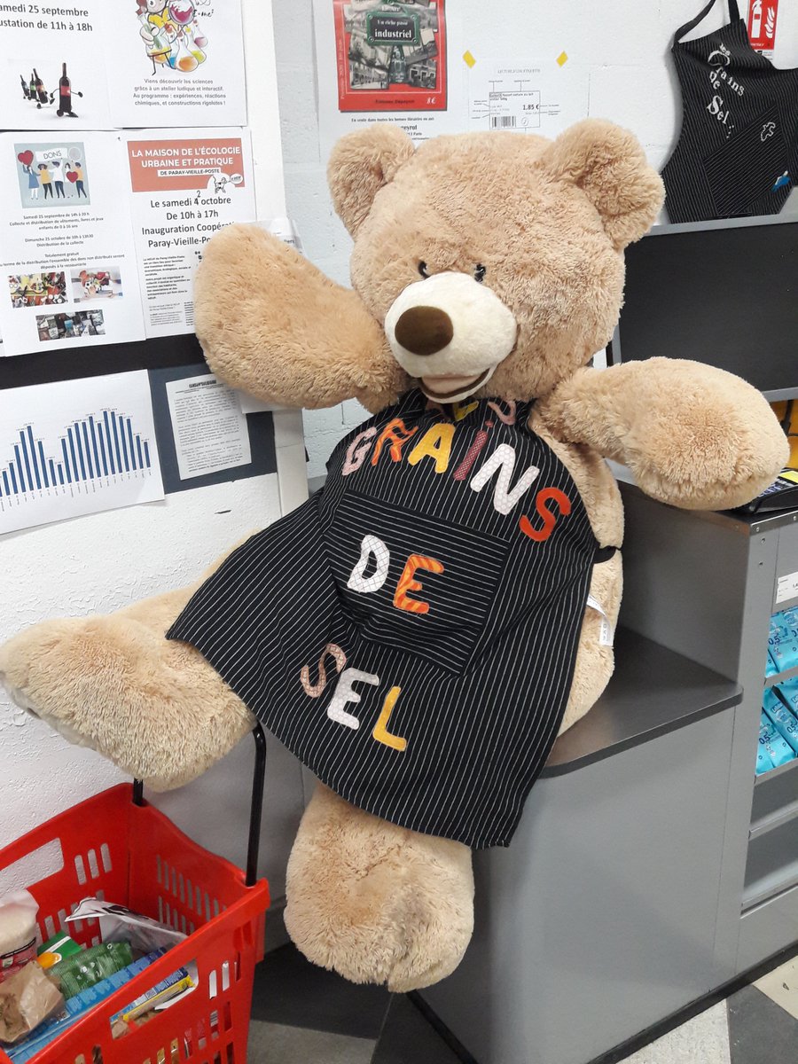 Treizapied's tweet photo. La nouvelle recrue a pris ses marques. Et ses aises...
@LGobelins @lesgrainsdesel #paris13 https://t.co/GWC7ojBVRP