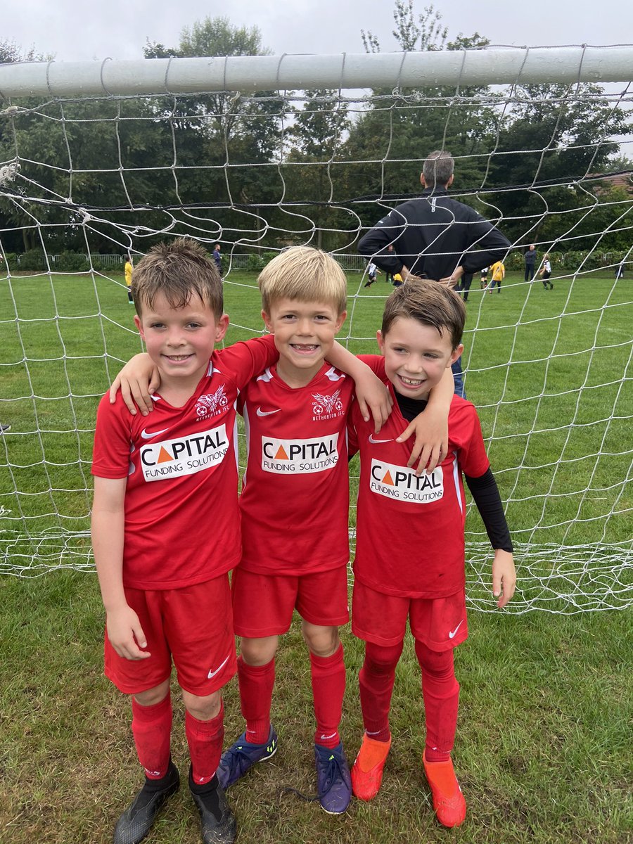 Down to just the 3 this morning but they worked their socks off to make up for it!! Well done lads! 👏🏻⚽️