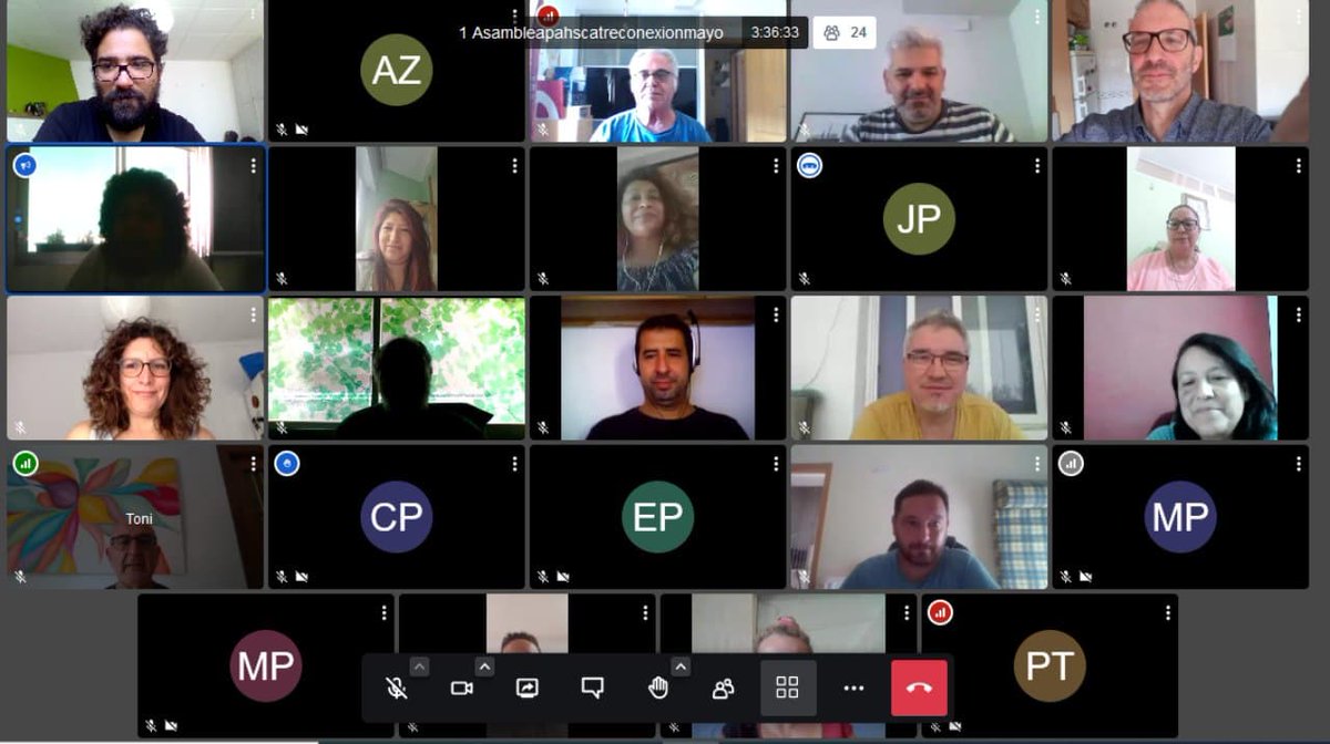 pahcatalanes's tweet photo. Que venen corbes?
Resposta col·lectiva!

Primera assemblea del curs de #PAHsCat preparades per donar molta guerra. https://t.co/K4NhhRy4N9
