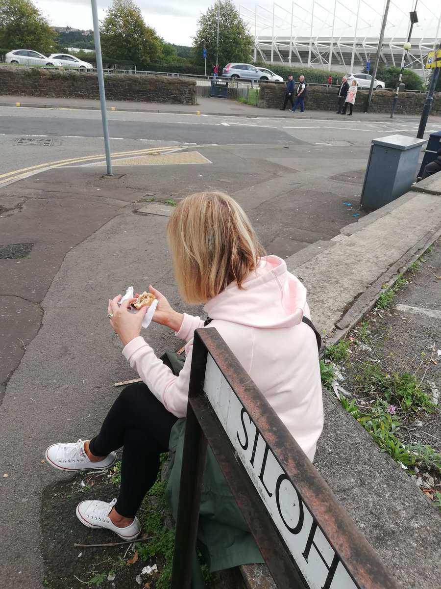 andrewfall1965's tweet photo. Told Mrs Fall I would take her for lunch and somewhere romantic ..so I did ,🖤🦢🖤🤣#SWAHUD https://t.co/pOSXd4IStQ