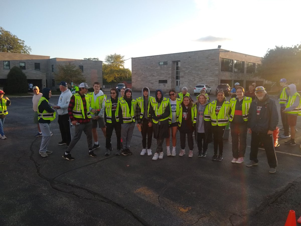 Viatormensxc's tweet photo. Even when we are not running, we are at a race! Our Lady of the Wayside's 5K for St. Vincent DePaul https://t.co/xWcb9tMMpx