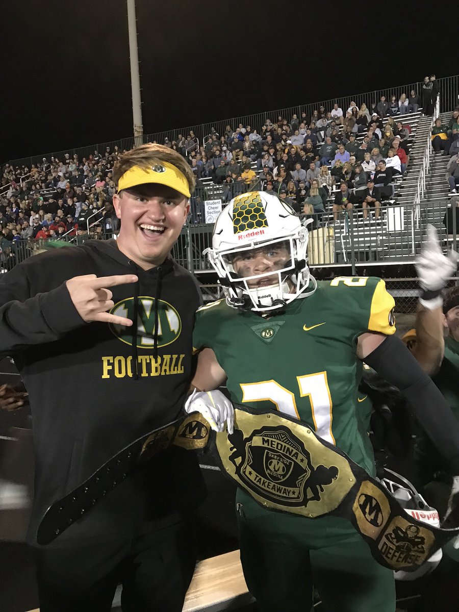 The belt was out last night!! <a href="/Jajuan2jackson/">Jajuan Jackson</a> with an INT and scoop by force fumble from <a href="/AntonioC2022/">Antonio</a> - <a href="/HamulaMatthew/">Matthew Hamula</a> pics a curl off to stop a drive and <a href="/Keonjohnson2022/">Keon Johnson</a> would have had one but correctly knocked down the deep ball to end the half. #Darkside #StormTheCastle