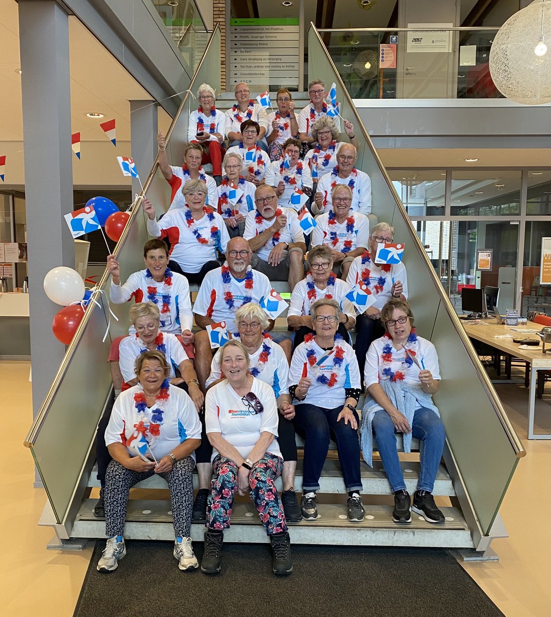 De lokale slotdag van de wandelchallenge IJsselmuiden was weer een succes! Wij bedanken <a href="/BvdGF/">bfhd vdgf</a> voor de feestelijke aankleding! De groep loopt iedere woensdagmiddag om 14.00 uur vanaf het GZHC in IJsselmuiden. U kunt gewoon meedoen!