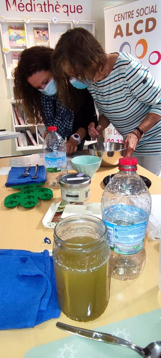 FrancoisVeslin's tweet photo. Un samedi en mode #DIY chez @MAIF #Alencon. Les participantes découvrent les joies des cosmétiques et produits ménagers #faitsmaison : bons pour la santé, bons pour l'environnement 👍
Convivialité et bonne humeur étaient au rendez-vous 😉
#ConfMAIF
#ChaqueActeCompte https://t.co/pDPzsoFFMt