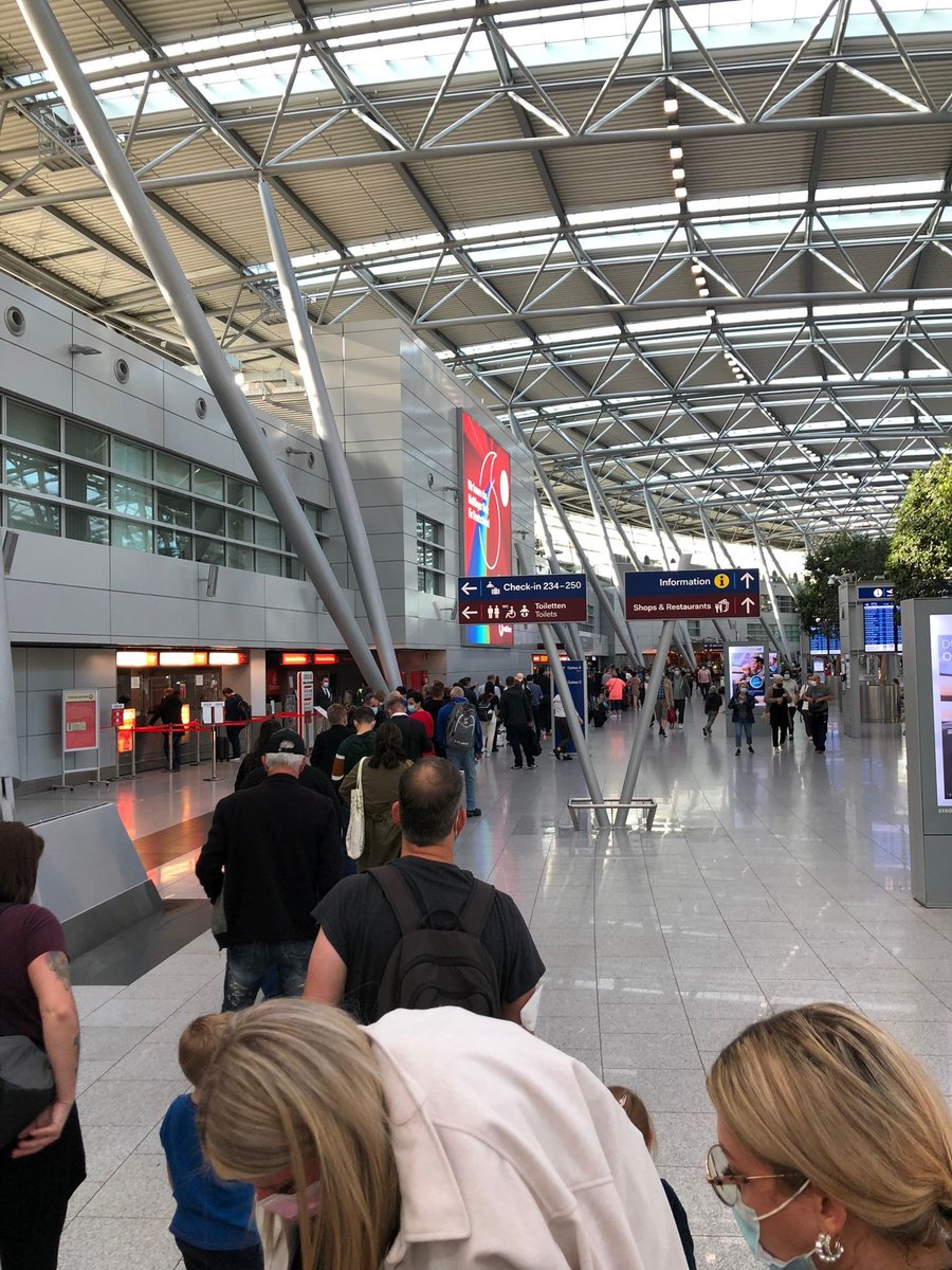 alan_hulme's tweet photo. The "non EU" queue at Dusseldorf airport last night. It goes further than you can see... Thank you Brexit for reminding us of what life was like before free movement of people was possible. The Border Guard's response to complaints was fair enough, "Britain voted for Brexit." https://t.co/I9MD02HfjZ