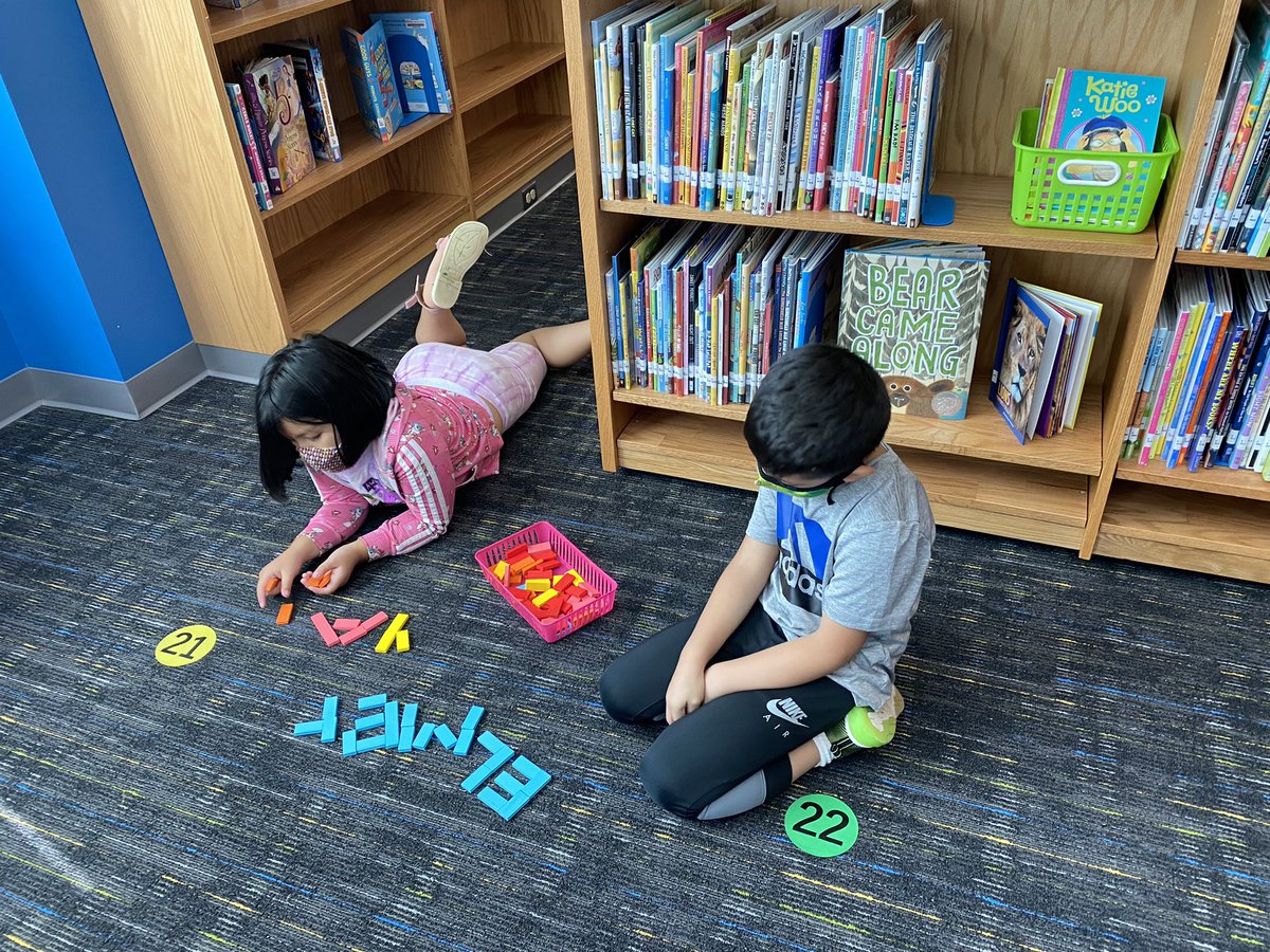 jackiyoungblood's tweet photo. Fun times in the library this week! #jjes @JohnJenkinsEle1 @PWCSNews https://t.co/xF9R0v6jW7