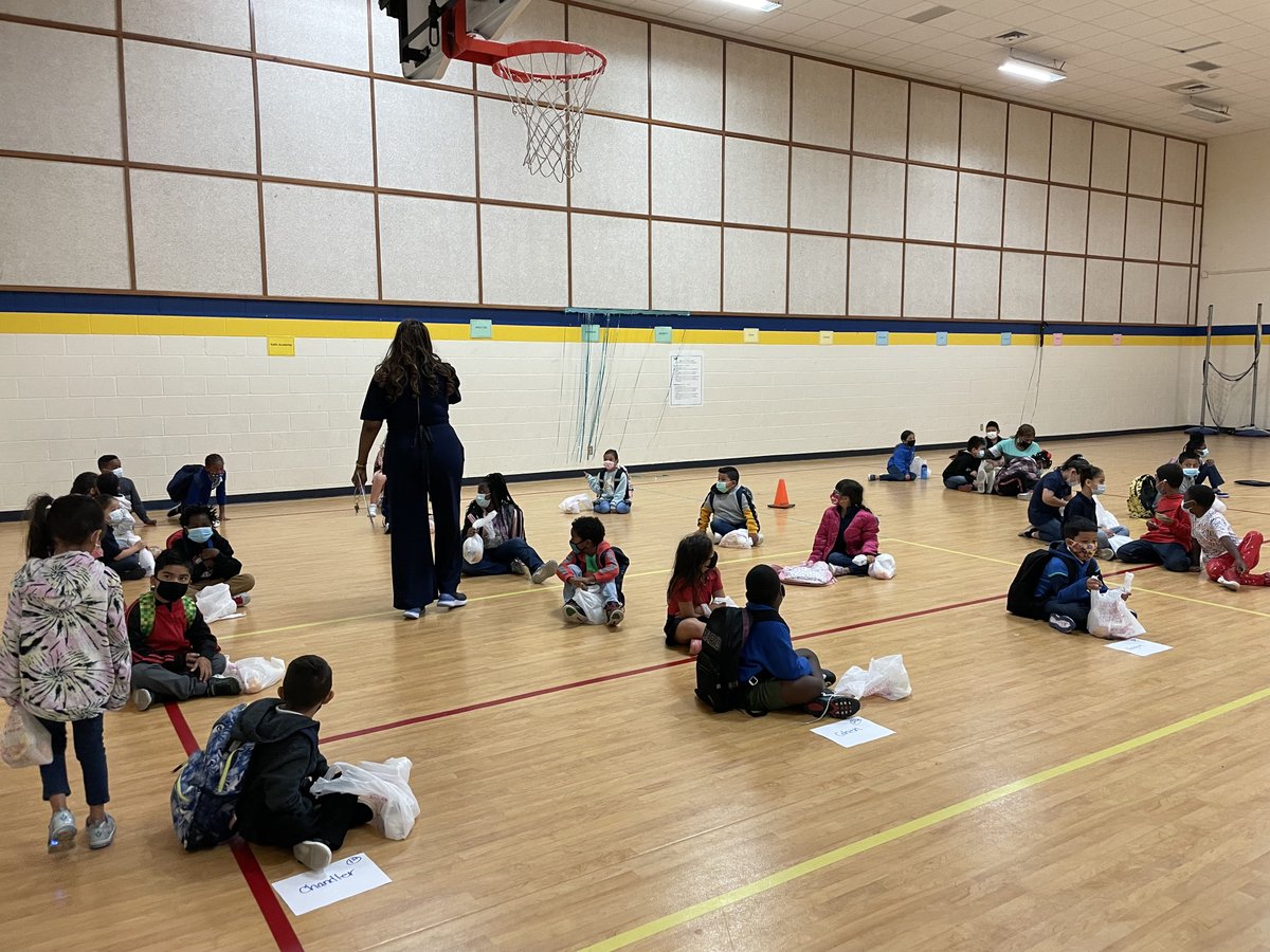 BriscoeFWISD's tweet photo. There is nothing more exciting, than a building filled with students motivated and ready to learn on a Saturday morning! @DillowFWISD @dlburgess23 https://t.co/fLwoMjqtFZ