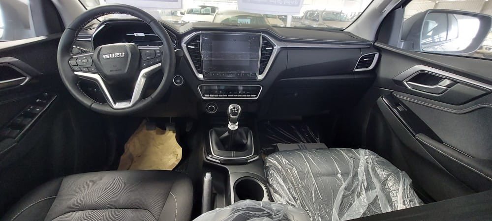 متوفر ايسوزو LS قير عادي 2021 وكيل باخشب فل كامل