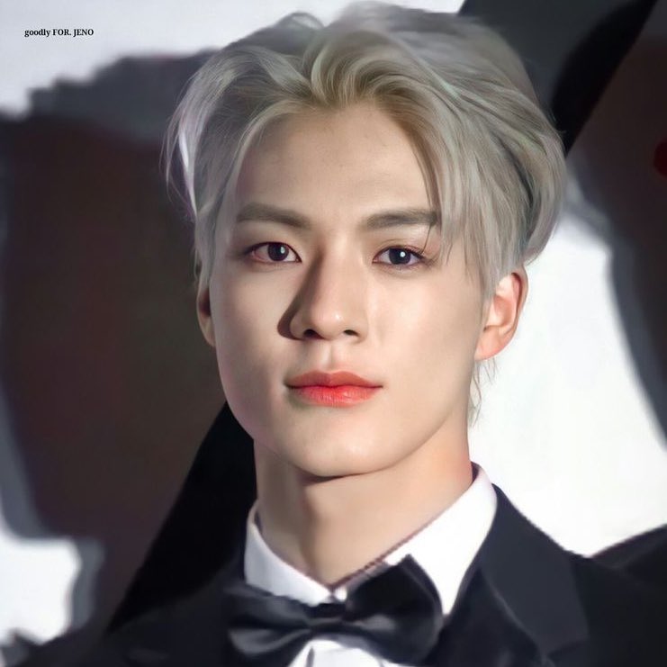 พ่อใส่สูท                           ลูกใส่สูท