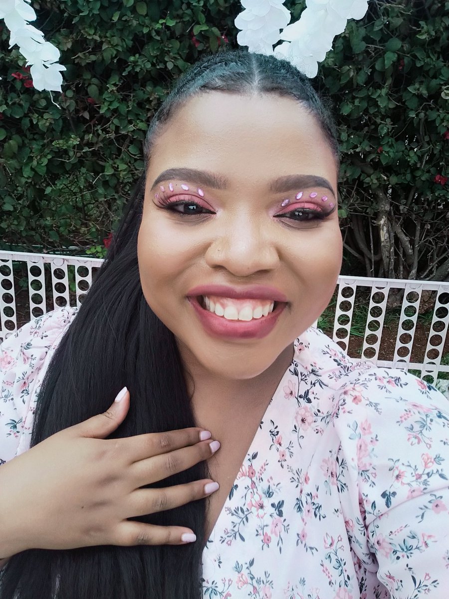 mwendesusu's tweet photo. My MUA understood the assignment! All ready to host the girlies for #TheZedaExperience  

#StrawberryLipsTequila
#KissOfPink https://t.co/5STkk6oY1X