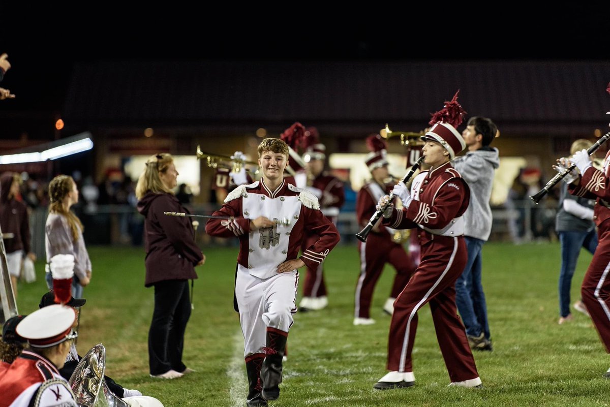 TheUHSMB's tweet photo. Great time last night performing Script Ohio with the junior high band kids and alumni! Drum Major Elizabeth James (aka Sug) did a great job! Awesome job by Rylan Heffner dotting the “I”. Great job football players on your homecoming win over Graham. https://t.co/anYK8NBw94