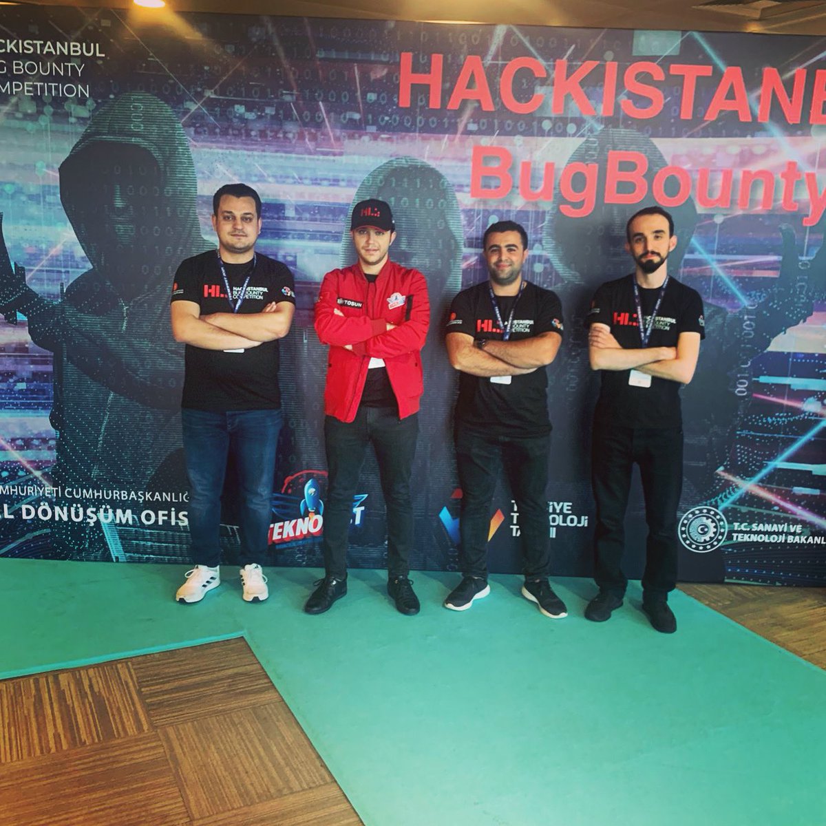 omerevrencomtr's tweet photo. #hackistanbul #hackistanbulctf #teknofest https://t.co/dRA89OPMUo