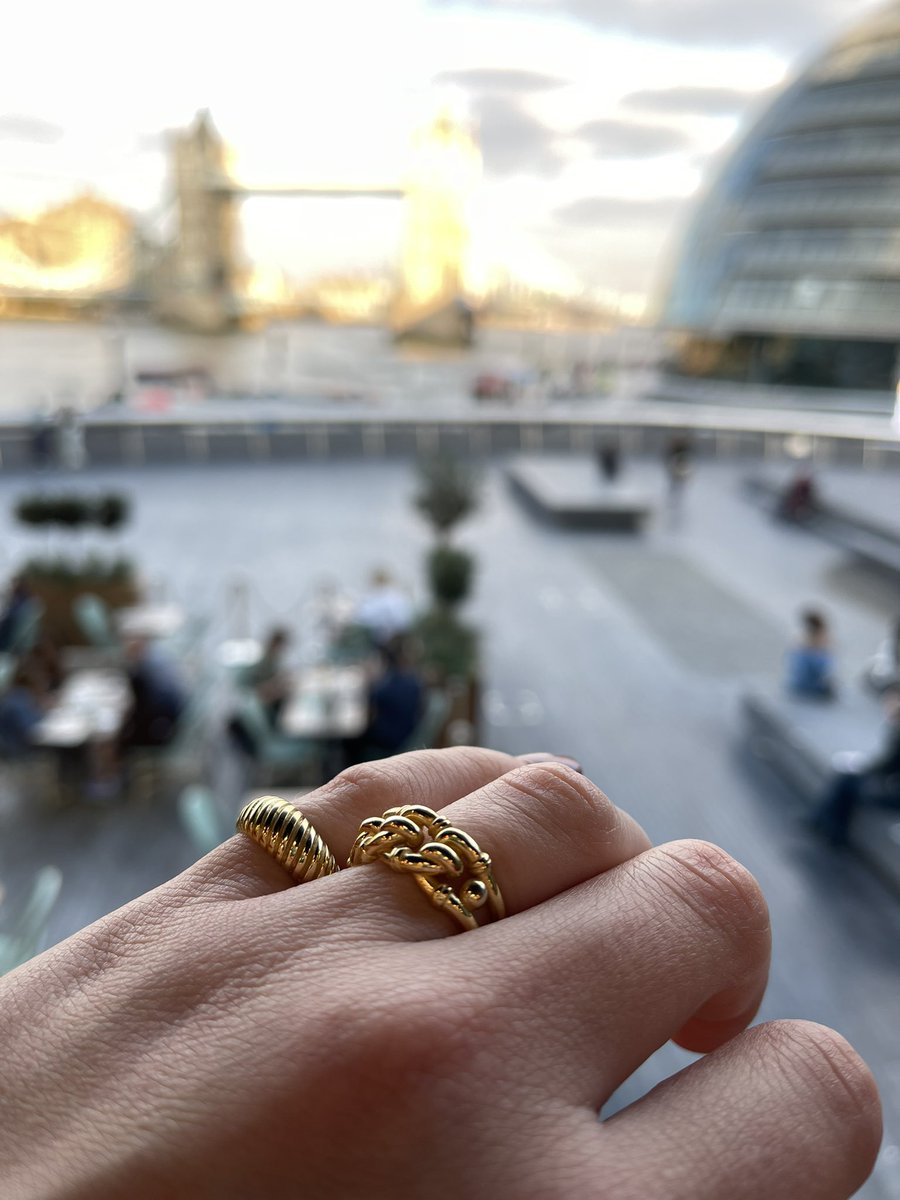 RoyalbeeUK's tweet photo. Rings by https://t.co/wQX8TeT63J ❤️💎☀️ https://t.co/WAlhSLKcLU