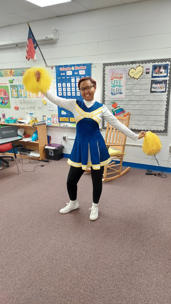 ltillerymallory's tweet photo. Yesterday was our last day for our Spirit Week- showing our school pride while rocking our school's colors- We are truly PAWTASTIC!! https://t.co/y8gXH1zJf3