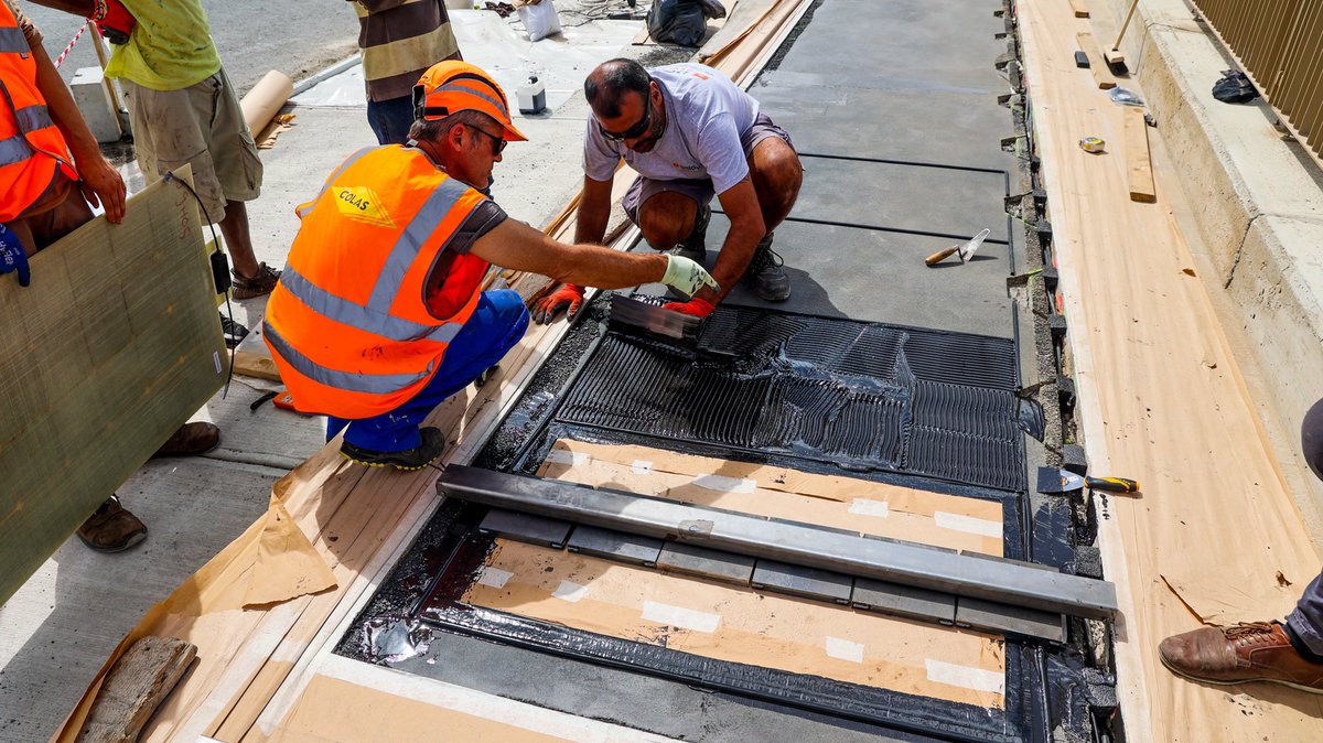 F_Azzopardi's tweet photo. #Today @InfraMalta started installing #Malta's first solar pavement at new Gheriexem Road promenade, #Rabat. Using #renewableenergy to energise the promenade's lighting. More importantly, a pilot project for more solar pavements in other localities soon. @followianborg @MaltaGov https://t.co/S9sT4Jhplu