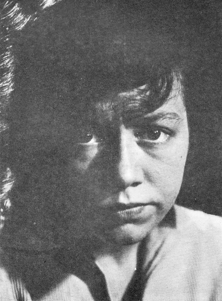 poesiaypan's tweet photo. Un día como hoy pero de 1972 Alejandra decidía irse de este mundo. El mundo y la poesía te extrañan. https://t.co/XrC7wBiedn