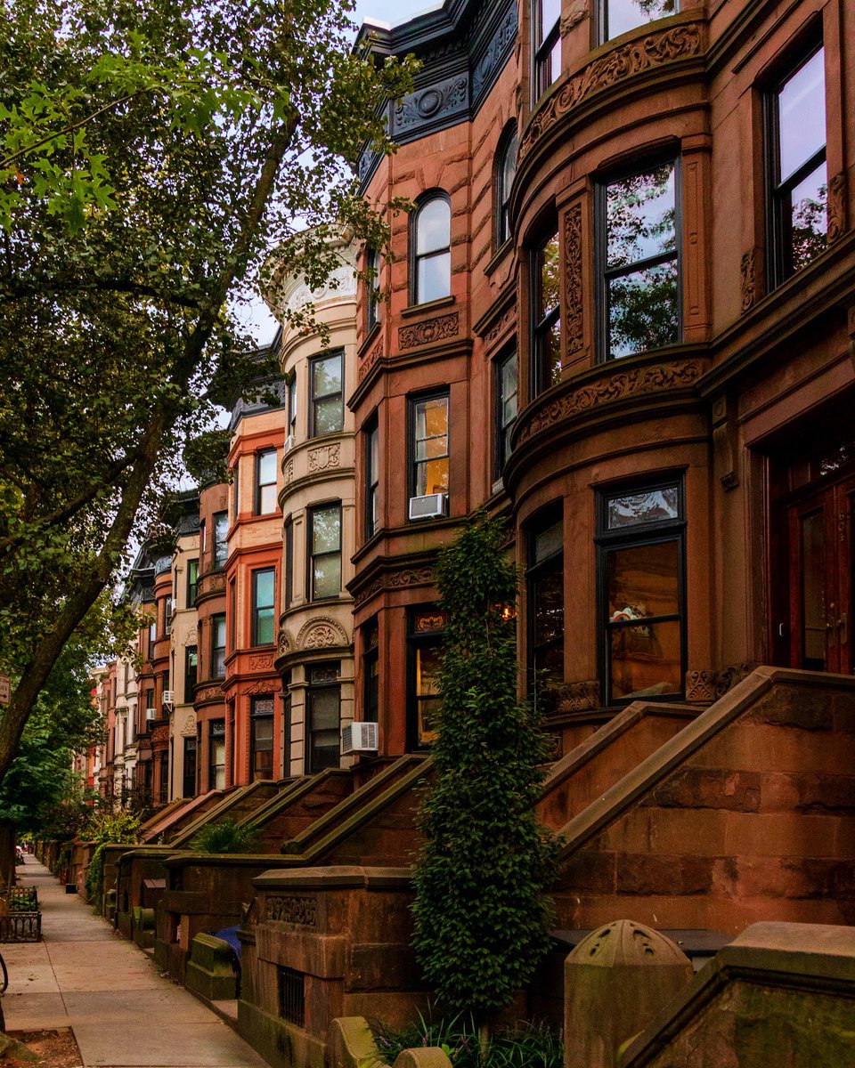 LandmarksofNY tweet media