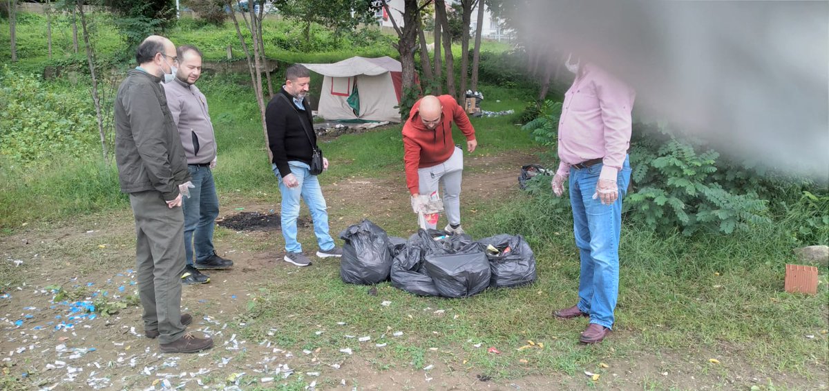 ozgurokusal1's tweet photo. Yağmurdan fırsat bulunca Giresun DEVA PARTİSİ olarak Dünya Temizlik Günü etkinliğimizi gerçekleştirdik.@devapartisi @GiresunDeva https://t.co/xdvBMwwhvF