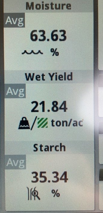Very happy again with P0242amxt <a href="/PioneerSeedsCA/">Pioneer Seeds Canada</a> thanks John deere for the demo 8400. <a href="/KaptinKnapton/">Ashley Knapton</a> <a href="/phhermans/">The Hermanator! (Paul Hermans)</a>