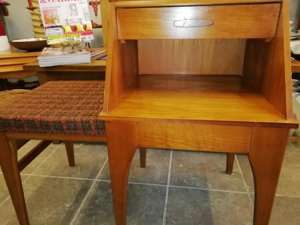 Re Store tweet media