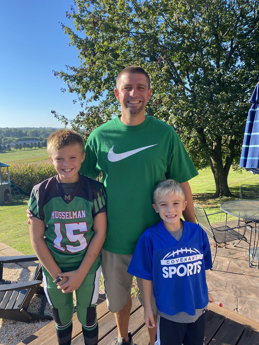 CoachBThomas's tweet photo. Game day Saturday with the boys! https://t.co/CWOpXQB8cr