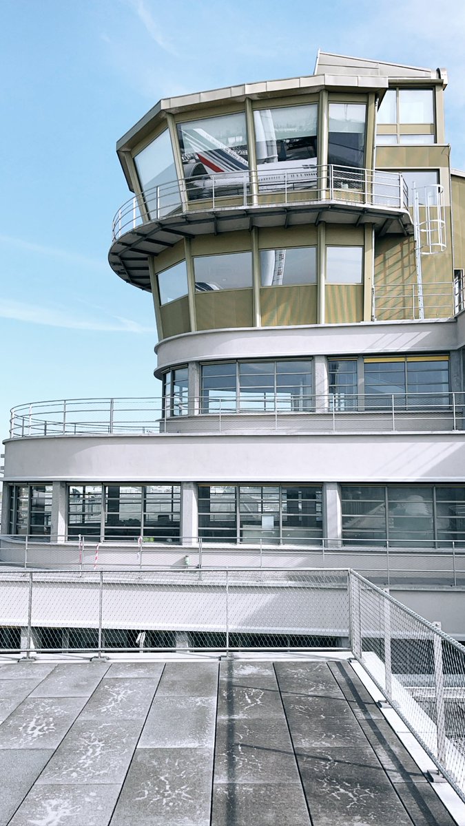 landais_cedric's tweet image. ✈️ #SFMAero21 Interventions de Cyril &amp;amp; Raphaël sur l’innovation au sein d  @AFIKLMEM sur les nouveaux outils/technos/matériaux utilisés au quotidien grâce à l’expertise des équipes hommes/femmes de la maintenance #drone #avionic #carbone #A350 #A220 #joystick #réalitéaugmentée ✈️