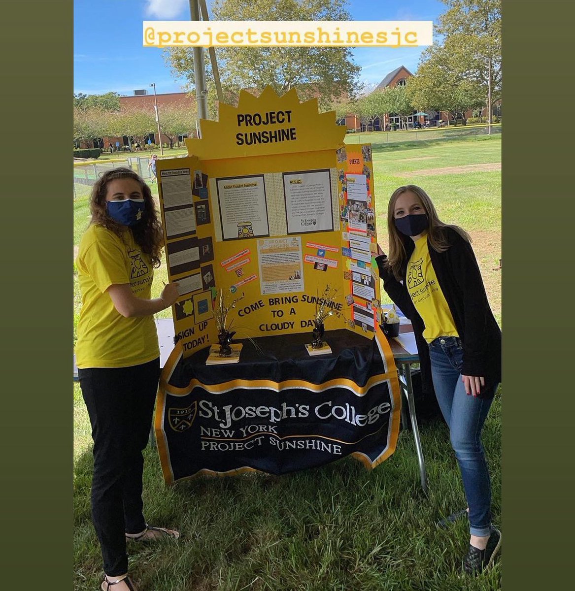 sjli_ps's tweet photo. We would like to thank everyone who came to meet us at club fair this past week! A reminder that our first meeting is this Monday 9/27 during common hour in room N-216! Hope to see you there! 🌟☀️🌼🌻💛 #projectsunshinesjc #sjcny #clubfair @SJCSGA @SJCNY https://t.co/95LDPxYi6O