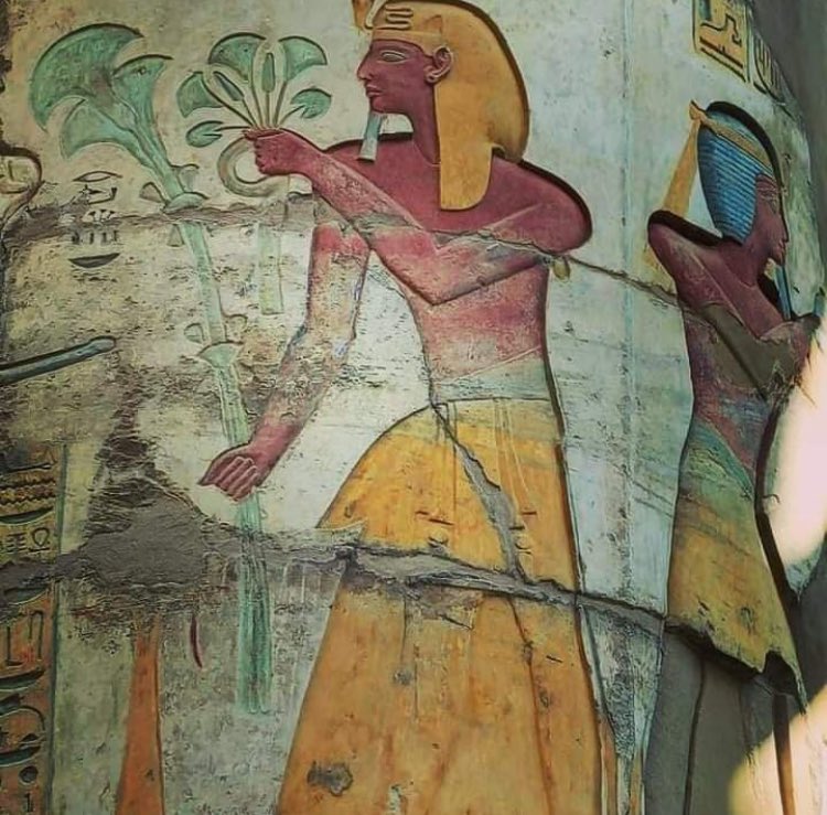 ExploreLuxor's tweet photo. For the first time thousands of years ago - the original colors of the columns of the Karnak Temple returns after restoration of colors, greatness and beauty, The magnificent colors of Hypostyle hall after restoration. https://t.co/JivfkXSNZI
