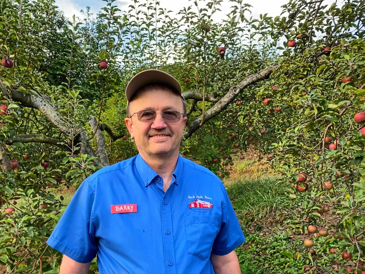 RedAppleBarn's tweet photo. One of our owners, Barry Pritchett, was on  The Weather Channel at 8:20 this morning to talk about cold weather damage! 

If you'd like to see his next interview, it'll be on @weatherchannel at 10:20AM EST for viewers nationwide! 🤠 https://t.co/aYkThNs00Y