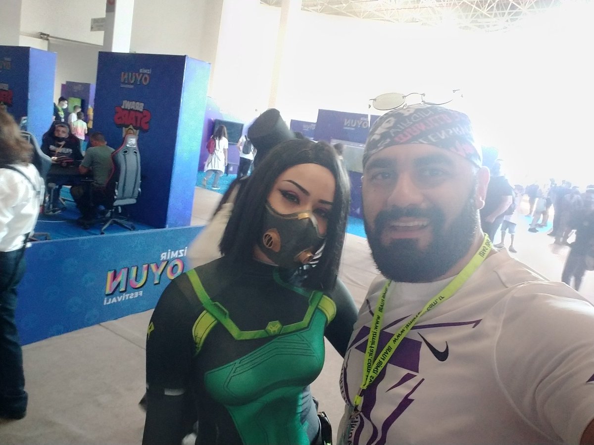 DrakhanXL's tweet photo. Kaptanla festivaldeyiz @AtaKaptanVL https://t.co/7AzufeUj2v