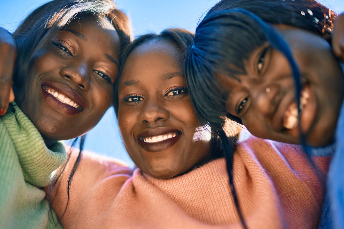 sistaclinik's tweet photo. Why are we raising #women with the ultimate goal of being wifed?
https://t.co/NTNk0NVM00  #amreading #amwriting https://t.co/8FDa5HRkT1