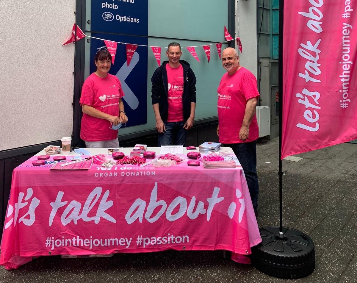Stamford Quarter in Altrincham today…..SNOD James Paget, Specialist Requester Andrew and Team Manager Dawn Lee!! Brilliant everyone 💕💕💕💕💕#leavethemcertain #OrganDonationWeek
