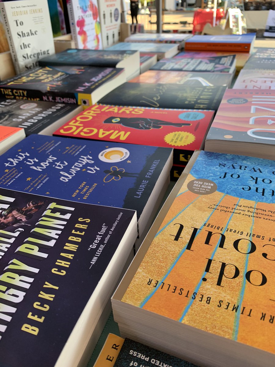 Paper Hearts Bookstore tweet media