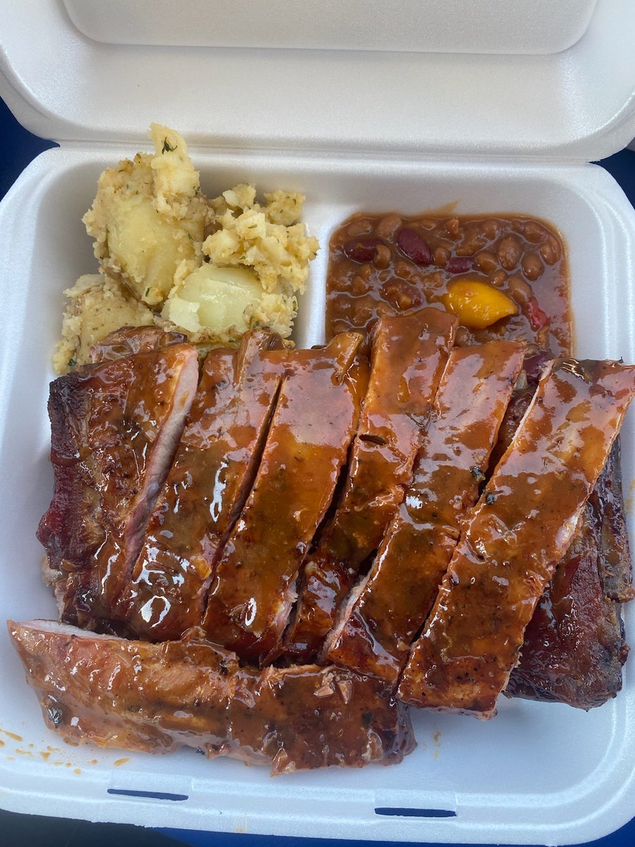 We’re set up at Jonny K’s Fresh Produce again 😊 If you haven’t been out to visit their store; you’re missing out! We’re OPEN till 8 pm today 😊

#GatorBBQ #Ribs #bbq #food #foodie #bbqlife #bbqlovers #grilling #delicious #smoked  #cravings #Norfolkcounty #PortRowan