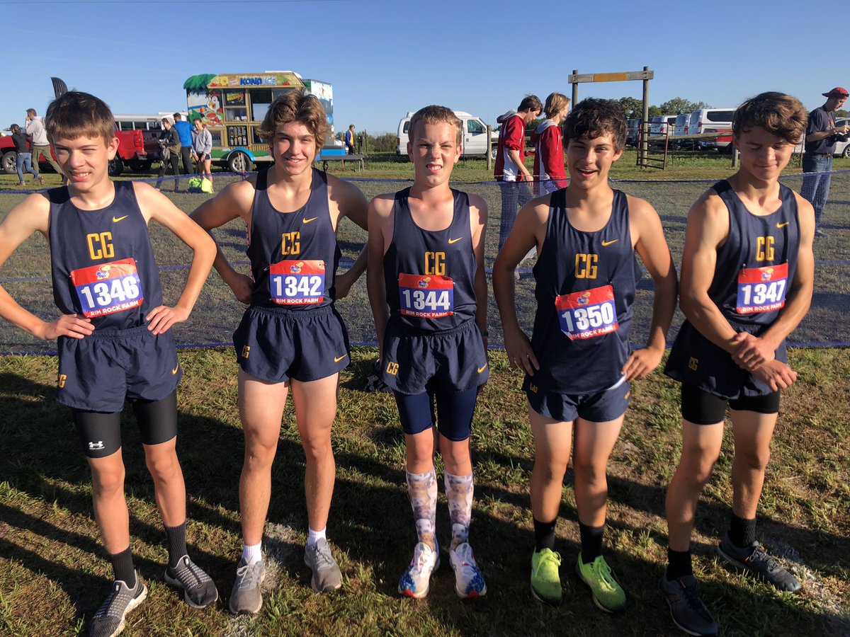 CoachGantofCG's tweet photo. JV boys are ready to go! #CGXC #RimRock https://t.co/TLEBXpy8bw