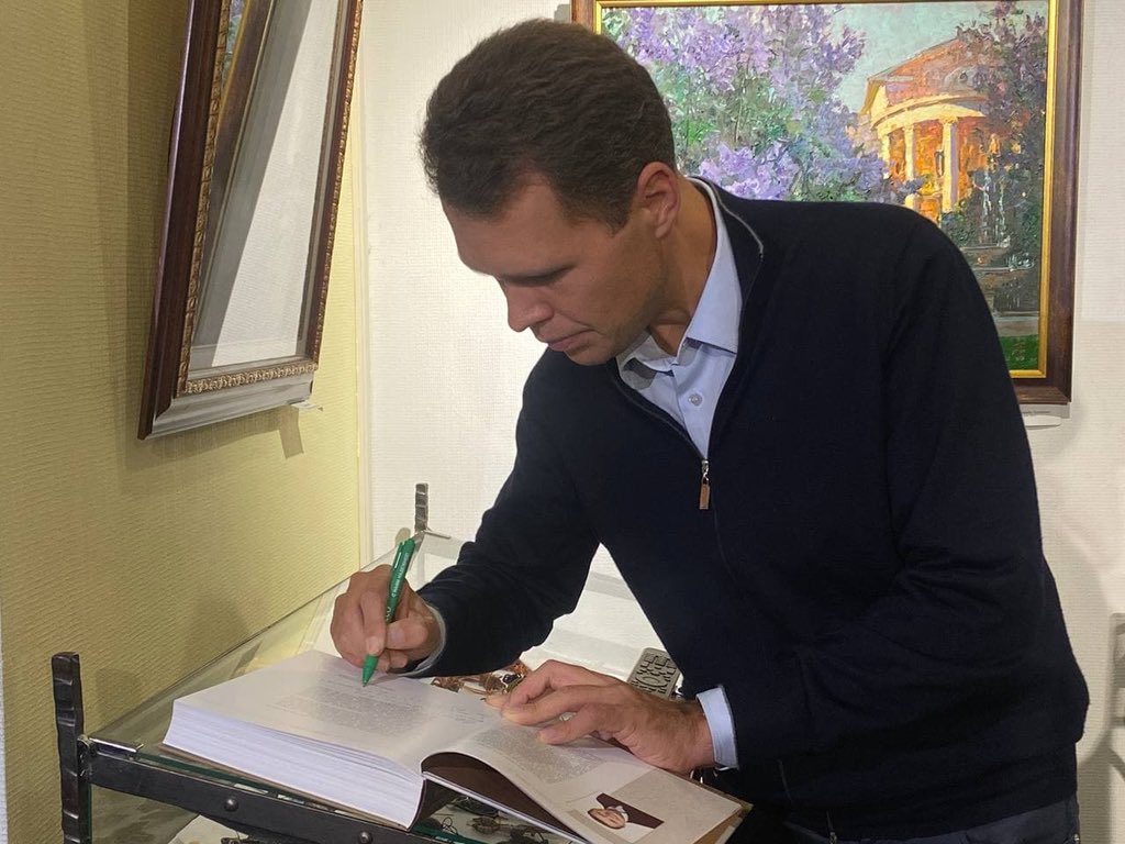 Nikita_Chaplin's tweet image. Состоялась презентация книги об Иване Ложечникове-«Исторические хроники семьи Ложечниковых».Благодарен организаторам за возможность участия в издании этого труда.Книга получилась содержательной,насыщена краеведческими подробностями жизни рода Ложечниковых на коломенской земле.