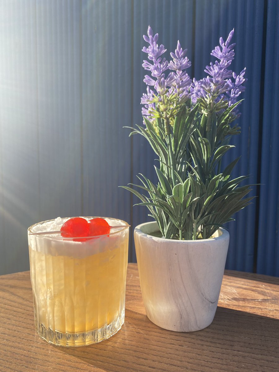 YorkSheffield's tweet photo. ✨COCKTAIL OF THE WEEK✨

This weeks COTW is a yummy Orchard sour, with plum, lemon, lime and quince! It’s a good un’ 

🍏🍋🍏 https://t.co/C3z7DmSeUi