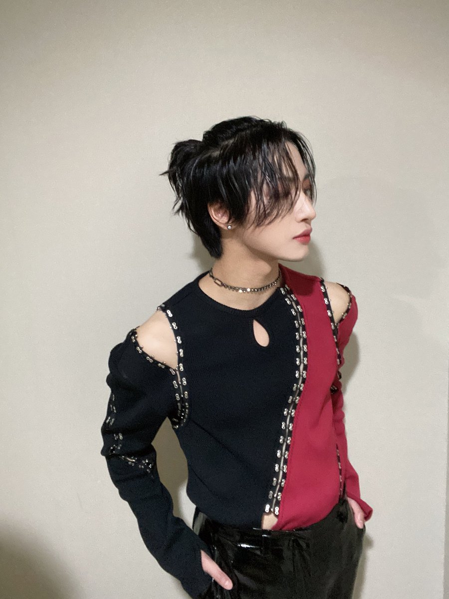 hwa4eva's tweet photo. new favorite seonghwa genre https://t.co/5gDhKs7Et1
