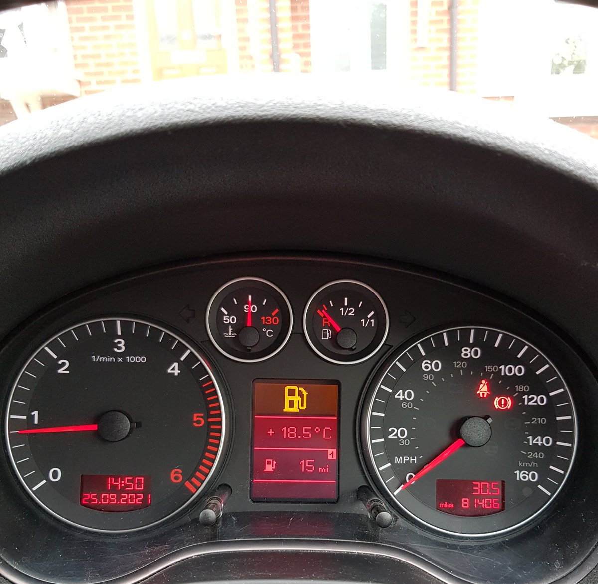 clothears75's tweet image. Finally home and this is where she'll stay all weekend. If I'm careful I'll get to work and back on Monday. Yes it's my fault for letting it get this low but normally top it up on a Friday, just couldn't get in anywhere yesterday 🤷🏻‍♀️ #notbothered #iswhatitis