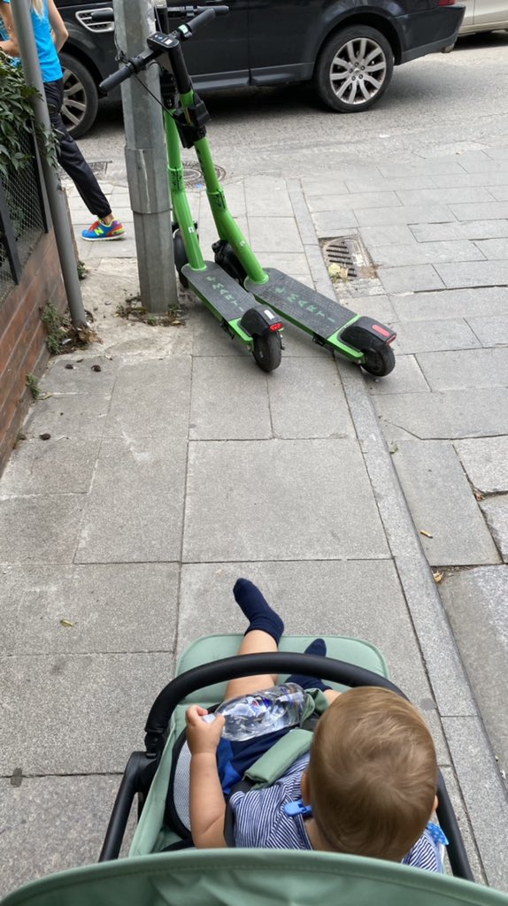 Bu istilaya bir son, bir regülasyon… <a href="/istanbulbld/">İstanbul Büyükşehir Belediyesi</a> <a href="/kadikoybelediye/">Kadıköy Belediyesi</a> #kaldirimlaryayalarindir