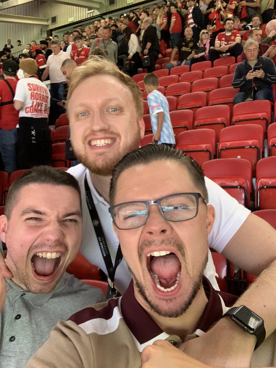 RyBell_92's tweet photo. Weekends are good ay they when the villa boys win #UTV #AVFC #Villaawaypawnsandwich #MUKKAS @Muuurrrppphhh @NathanTurner91 https://t.co/nTvPbfKvw0