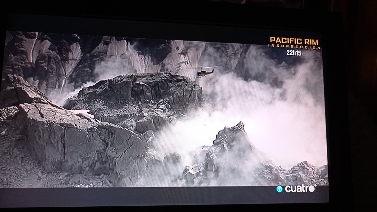 MERYJANEMIX's tweet photo. Muy propia la película de #cuatro....Un pueblo llamado Dante's Peak. No había otra.... https://t.co/y1Gp5EJSYb
