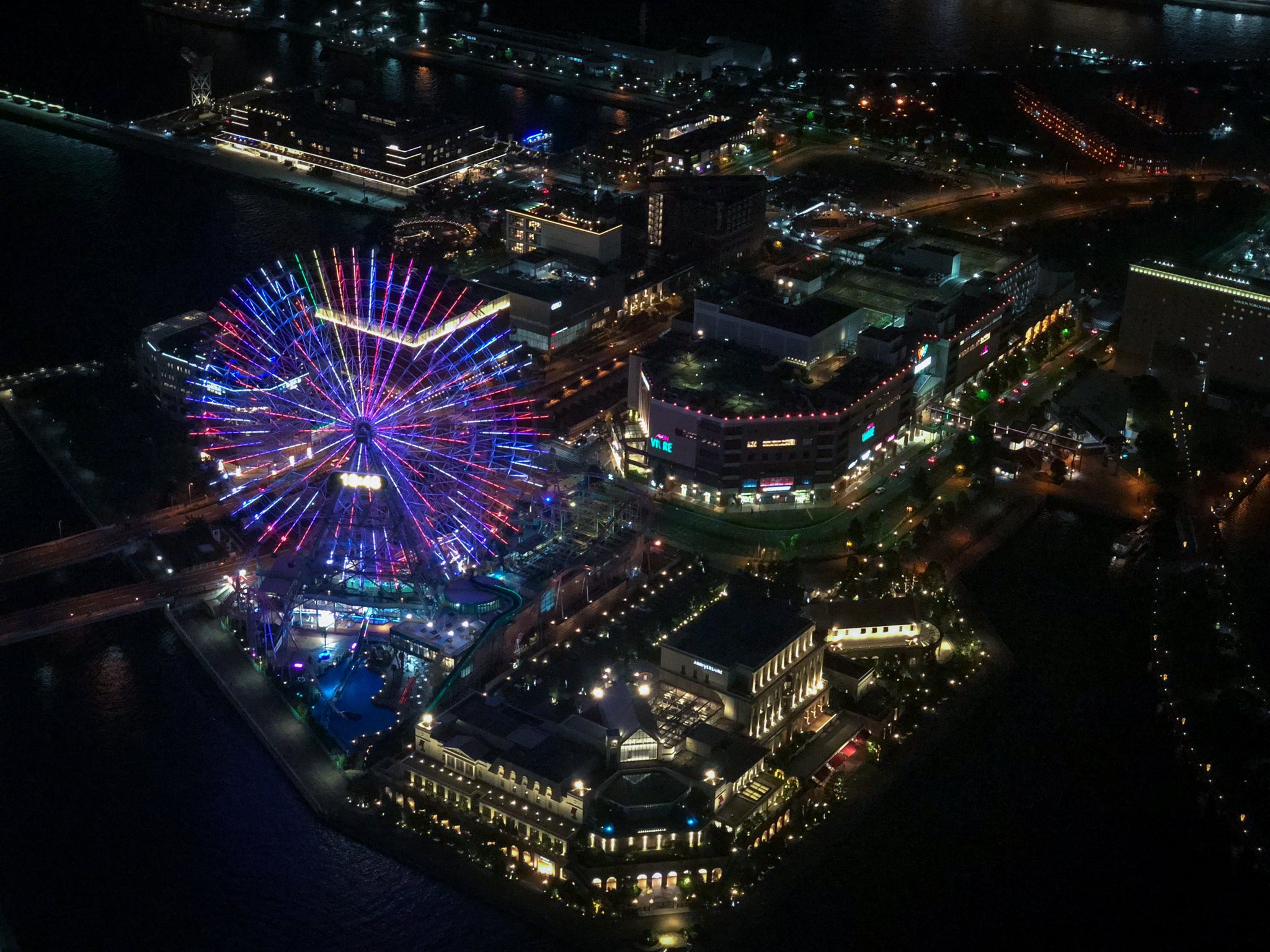 夕陽 写真垢 久々に 一眼持って横浜へ 何年も前に何度も見た景色 何度来てもやはり感動する 夜景は心をおだやかにしてくれる ファインダー越しの私の世界 Eos7d 横浜 ランドマークタワー 横浜夜景 夕陽trip みなとみらい T Co