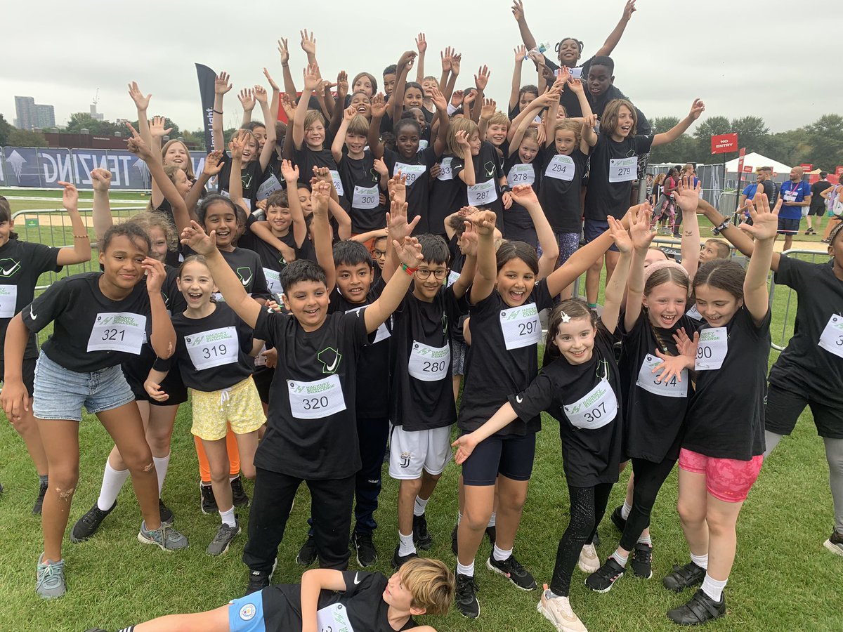 MrDowling6S's tweet image. So proud of the boys and girls @ShacklewellE8 who took part in the Hackney Schools Challenge down at the Marshes this afternoon. Inspiring efforts from all! #NWFed #hackneyhalf #hackneymoves