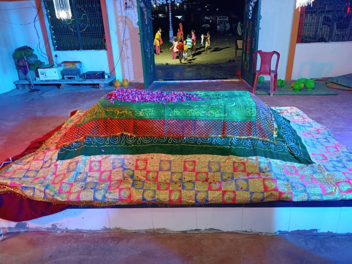 sufichannellive's tweet photo. Bargah E Karam Huzur Sufi-E-Millat, Shaikh Tariquat, Abul Masaqeen, Syed Shah Jahangir Ashraf Ashrafi Al Jilani Rehmattullahi Ta'ala Alayh 

#ursesufiemillat #sufiemillat #syedjahangirashraf #sufichannel https://t.co/9DX73LKxEB