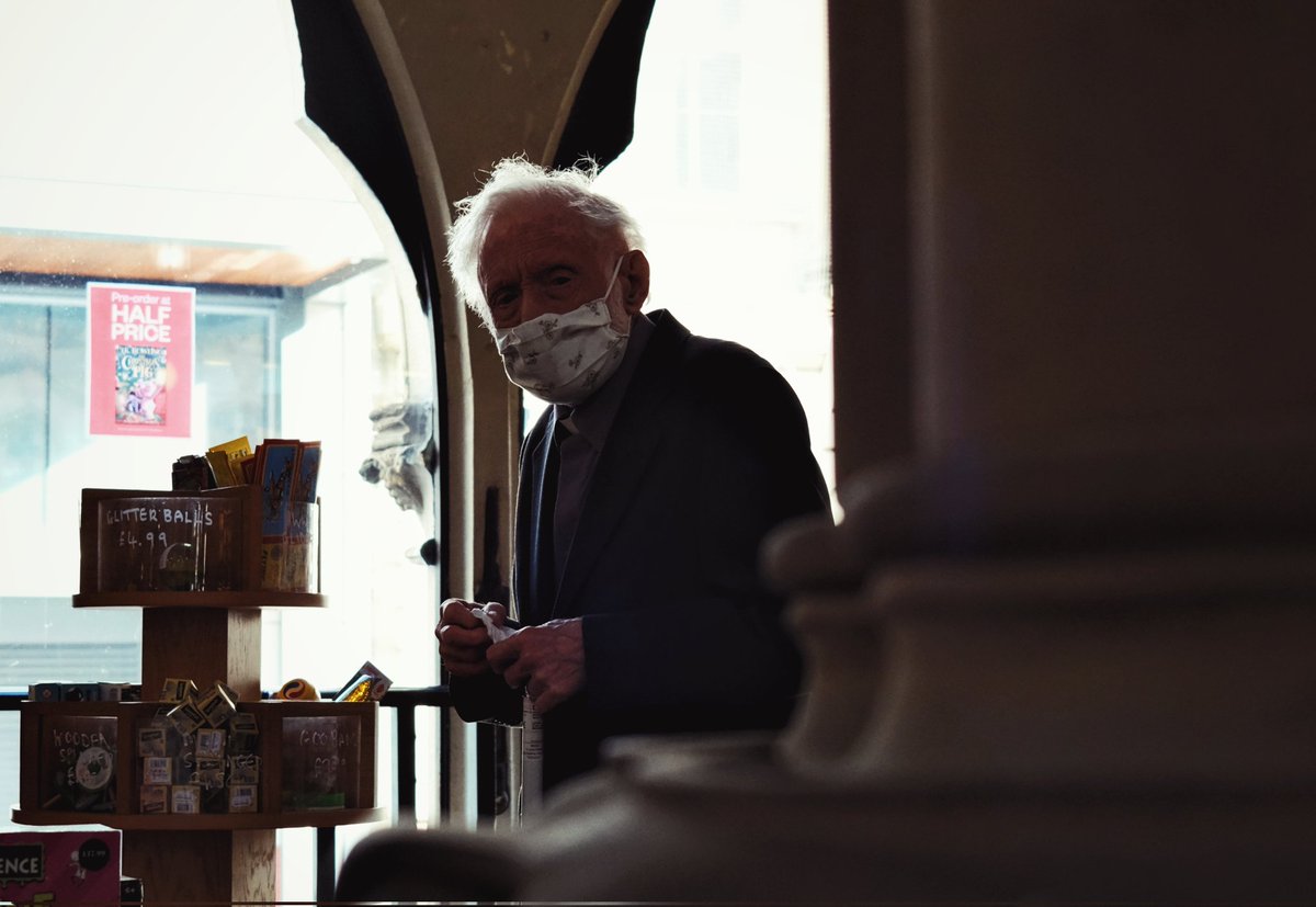 Today I was with my mum and I accidentally on purpose bumped into @ShakAndSonsEsq, she later asked how I know him, I told her he's also a weirdo like me taking photos of everything.😂 Ps, this man in the photo isn't Shak,😅 it was taken a couple of weeks ago at @WaterstonesBD1.😁