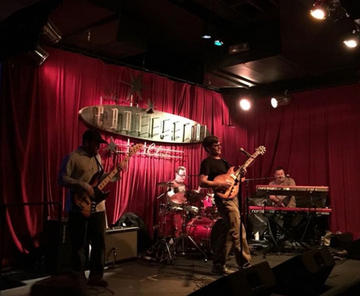 Moses Guest - "Glue" (live, acoustic)
youtu.be/9HRB2VjOog8

Moses Guest - "Light" (studio)
youtu.be/YDqNOejyeCc

Moses Guest - "Bird" (studio)
youtu.be/srWTQEFz4AY

Moses Guest - "Jam &gt; Broadway" (live)
youtu.be/hqc__TJH45s

#MosesGuest #Music #NewMusic