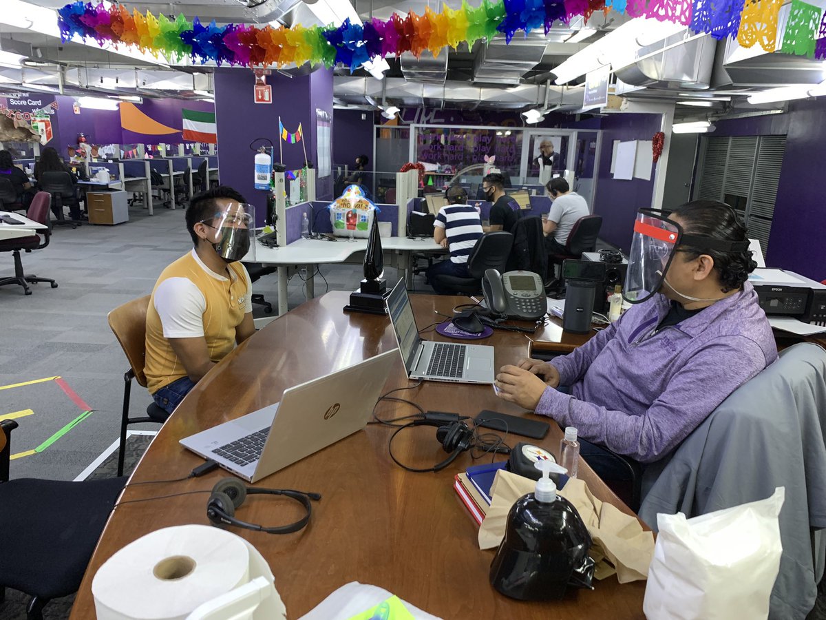 #WeAreMetro It’s time give a recognition to our amazing agents that up the UP #PurpleLIFE thanksfor your efforts 👍🏻 <a href="/jayndallas55/">PJ Moore</a> <a href="/oscaruizqasuper/">The voice avanger</a> <a href="/metrobyTMOCDMX/">CDMX</a> <a href="/Josie_MPCS/">Josefina Garcia</a> <a href="/HPDEC1969/">Hector Perez</a> <a href="/MetroByTMobile/">Metro by T-Mobile</a>