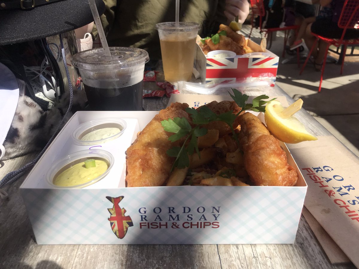 actualborealis's tweet photo. @GordonRamsay fish &amp; chips is phenomenal! https://t.co/jbdUpl7Drz
